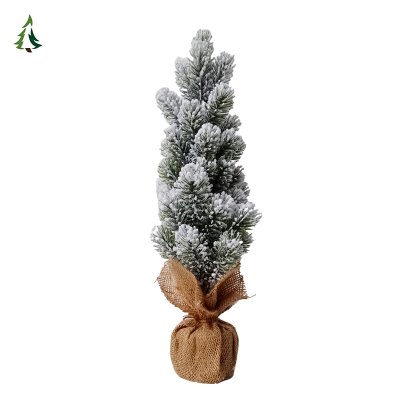 Arbre de Noël éteint