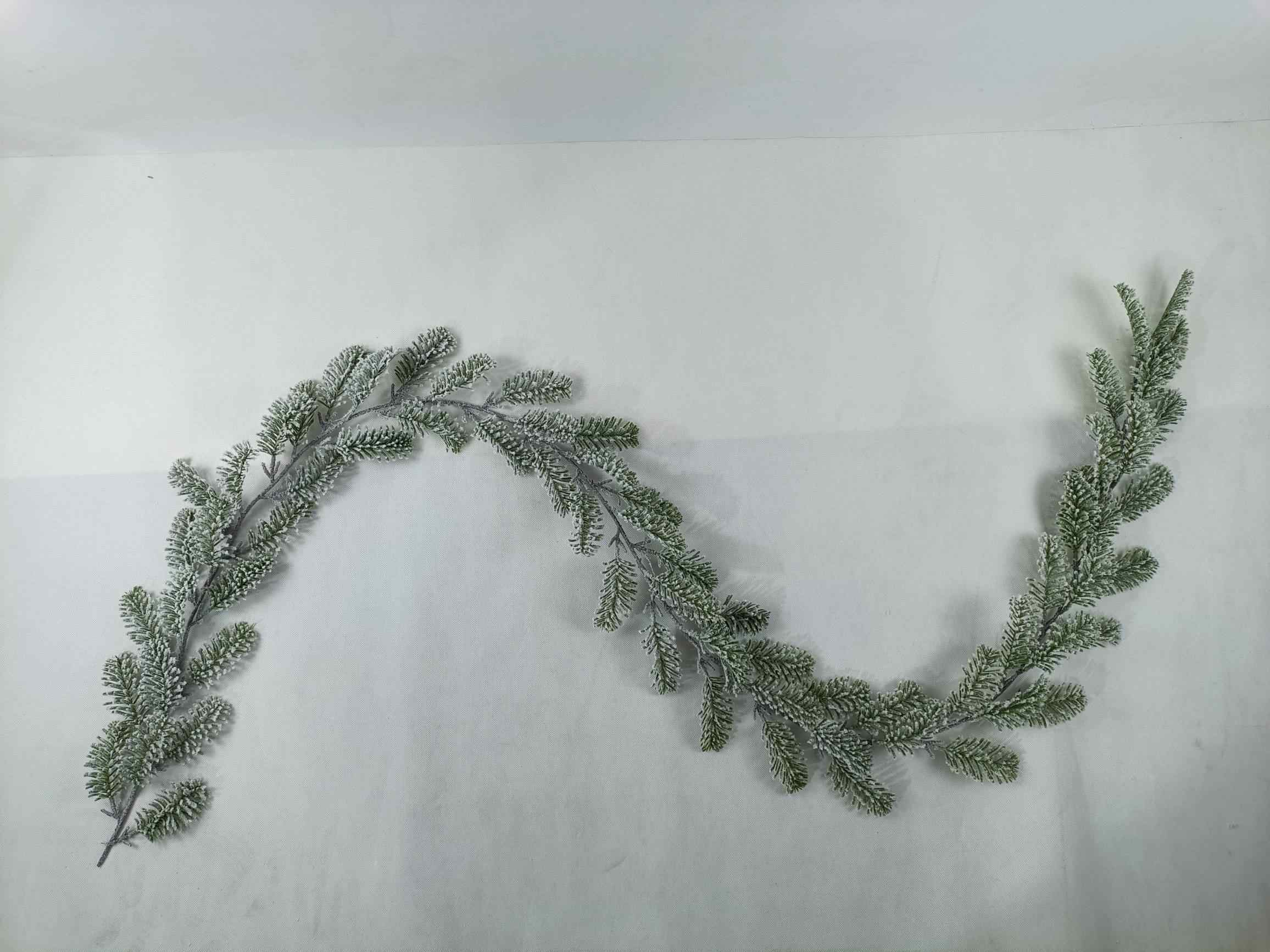 Apportez la magie de l'hiver à la maison – Nouvelle guirlande de Noël enneigée de 180 cm Apportez la magie de l'hiver à la maison – Nouvelle guirlande de Noël enneigée de 180 cm