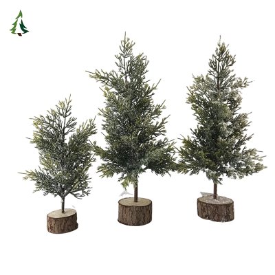 Petits sapins de Noël en bois
