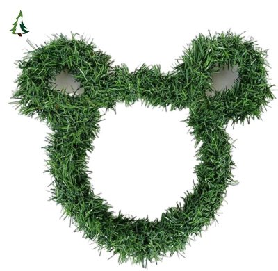 Венки на окнах дома